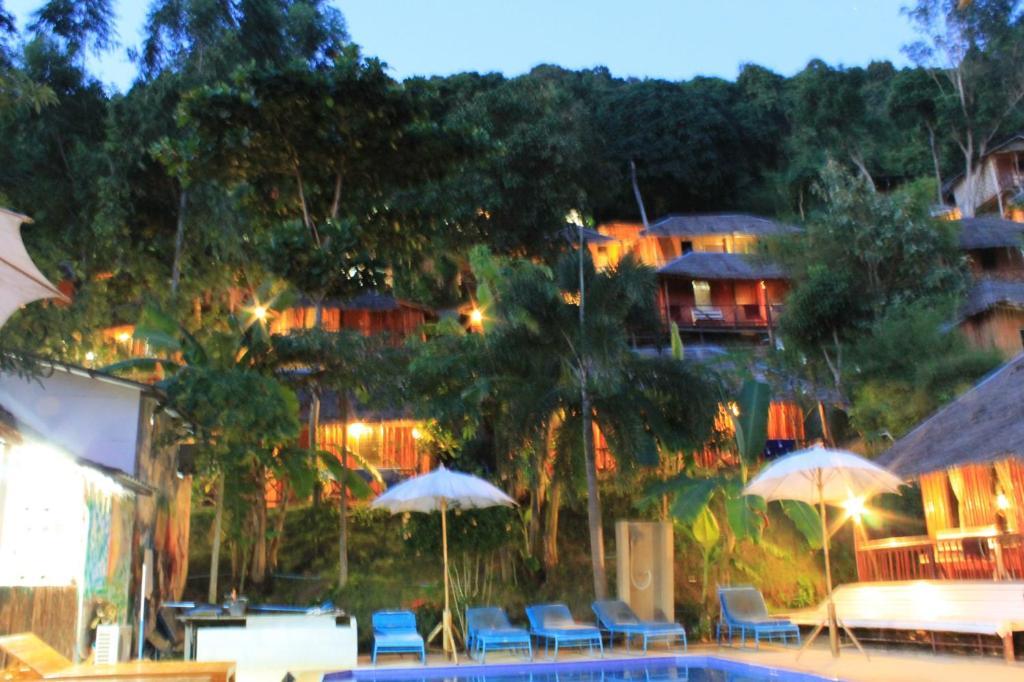 Bamboo Mountain View Phi Phi Resort Bagian luar foto