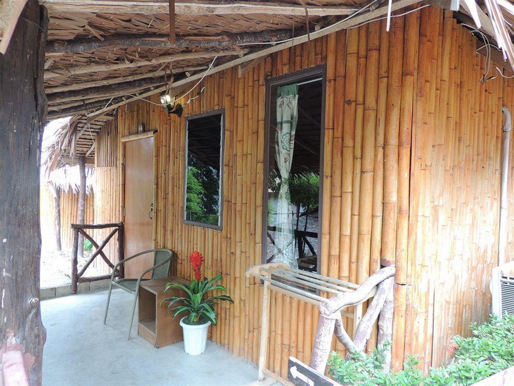 Bamboo Mountain View Phi Phi Resort Bagian luar foto