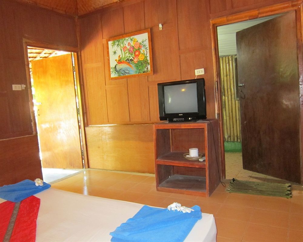Bamboo Mountain View Phi Phi Resort Bagian luar foto